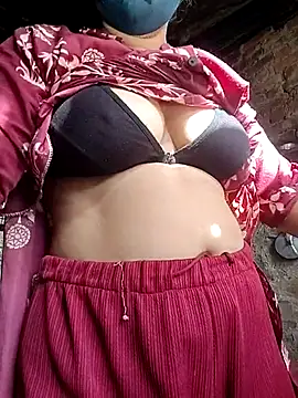taniya0 online show from May 3, 2026, 3:23 am