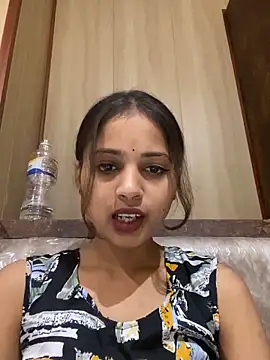 samayra1144 online show from May 25, 2026, 8:09 am