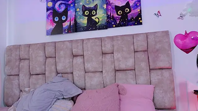 MiiaBlumm  online show from April 9, 2026, 5:51 pm