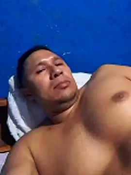 Snapshot of deiner13 chatting on February 18, 2026, 9:33 pm deiner13 online show from February 18, 2026, 9:33 pm