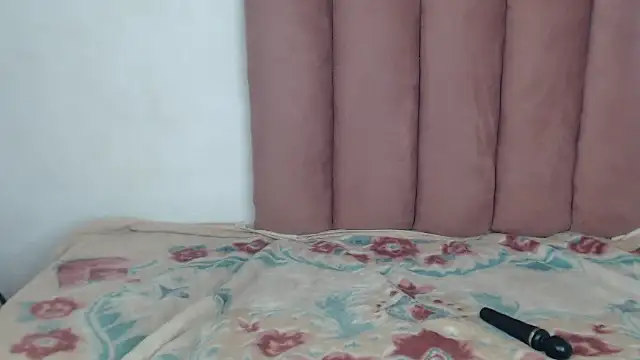 Snapshot of BigBootyEbony_ chatting on April 8, 2026, 6:52 pm BigBootyEbony online show from April 8, 2026, 6:52 pm