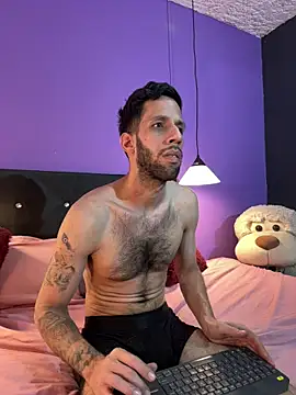 Snapshot of Karim_mansur chatting on February 24, 2026, 7:34 pm Karim mansur online show from February 24, 2026, 7:34 pm