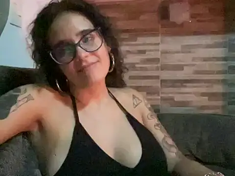 curlybb55 online show from March 5, 2026, 4:08 am