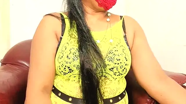 Snapshot of Liyona_s chatting on June 2, 2026, 5:26 pm Liyona s online show from June 2, 2026, 5:26 pm