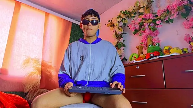 Snapshot of Ian_Hunter chatting on February 26, 2026, 1:21 pm Ian Hunter online show from February 26, 2026, 1:21 pm