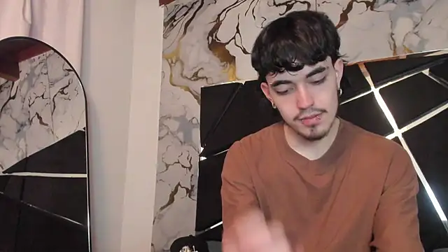 Couple In Heat online show from April 16, 2026, 8:42 pm