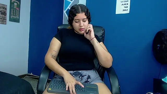 goodgirlxxl online show from March 19, 2026, 12:47 am