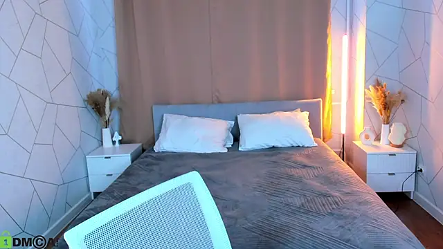 luna c0ra online show from April 16, 2026, 1:06 am