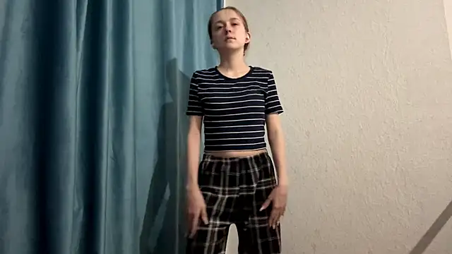 Snapshot of StaticBliss chatting on February 25, 2026, 1:26 am StaticBliss online show from February 25, 2026, 1:26 am