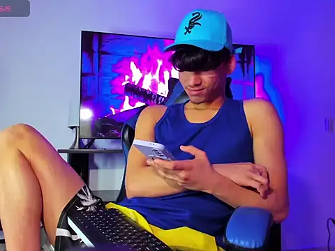 Lyam Russo online show from March 11, 2026, 4:29 am