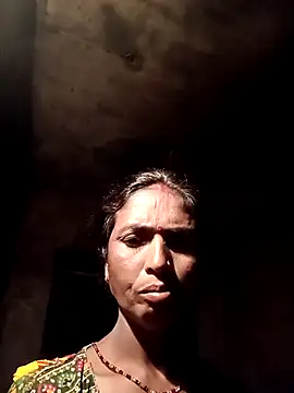 Snapshot of Hot_re83 chatting on February 21, 2026, 7:15 pm Hot re83 online show from February 21, 2026, 7:15 pm