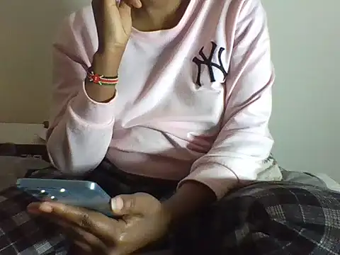 Solayadiva online show from April 3, 2026, 1:42 pm