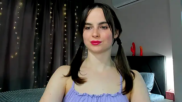 megann fox2 online show from April 7, 2026, 1:11 pm