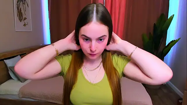 Maddy Wood  online show from April 4, 2026, 3:53 pm