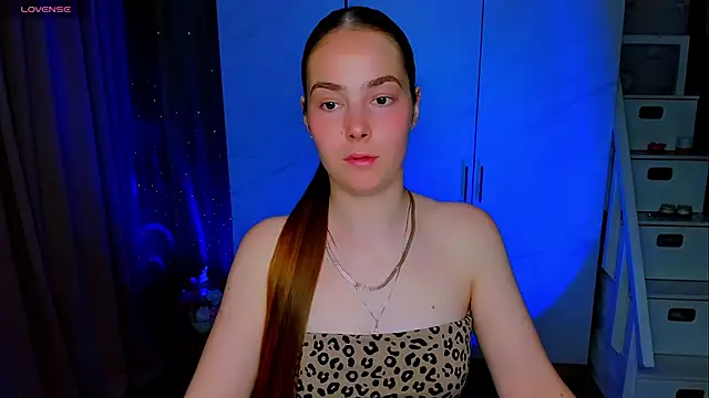Maddy Wood  online show from June 15, 2026, 3:47 pm