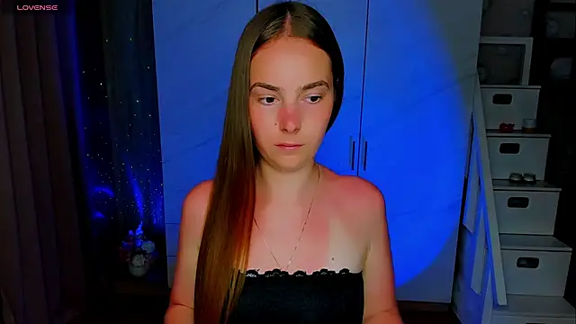 Maddy Wood  online show from June 23, 2026, 4:27 pm