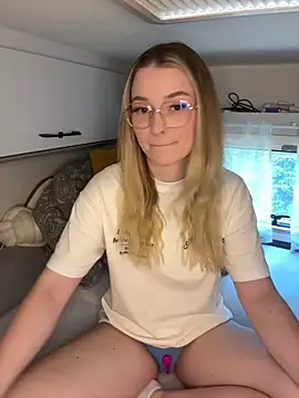 melanieTesss online show from May 23, 2026, 9:24 am