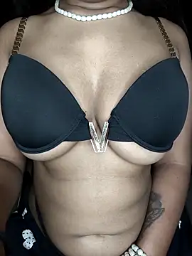 Snapshot of LINNI_3 chatting on March 1, 2026, 3:58 pm LINNI 3 online show from March 1, 2026, 3:58 pm