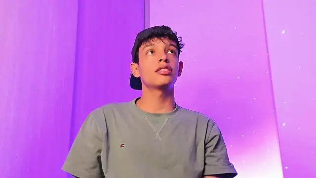 Maxfrost1 online show from March 3, 2026, 10:48 pm