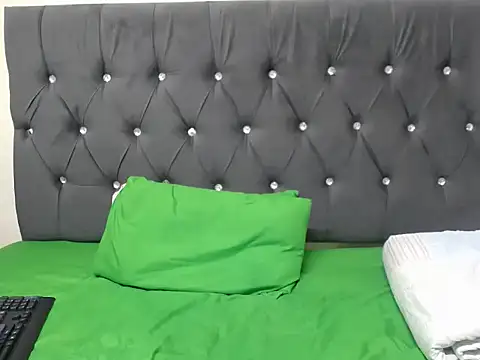 HornyLilHoney online show from February 24, 2026, 4:49 pm