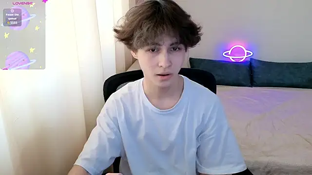  LukaHayes  online show from April 2, 2026, 4:04 pm