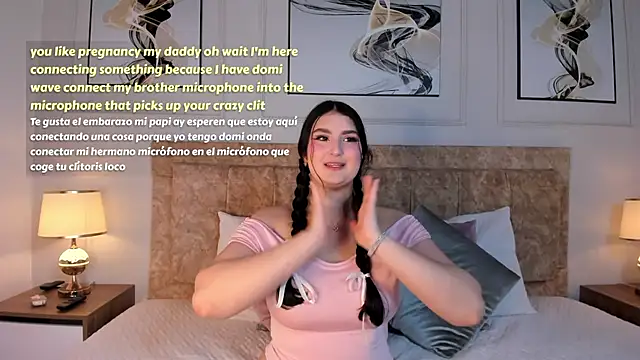 zoe moon   online show from April 4, 2026, 2:14 pm