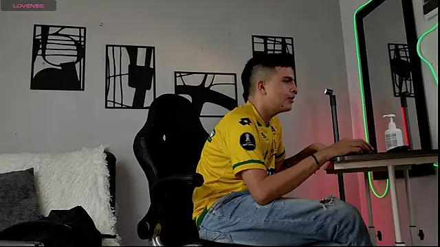 nico pelusa online show from April 13, 2026, 8:58 pm