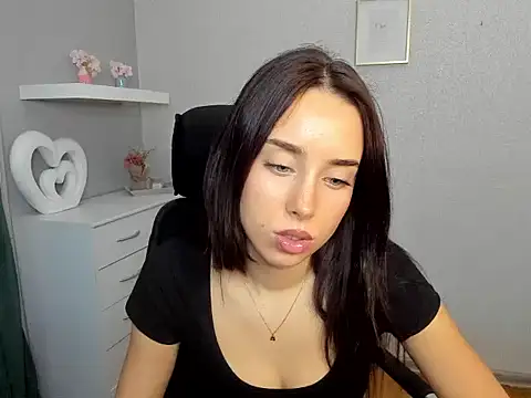 Snapshot of AdeleSolo chatting on February 26, 2026, 6:34 am AdeleSolo online show from February 26, 2026, 6:34 am