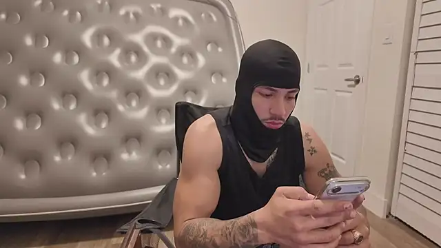 Alejandrosolerxxx online show from March 8, 2026, 5:33 am