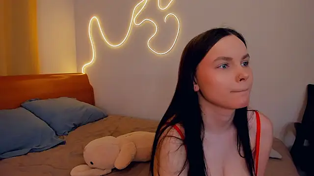 LeilaErcolani online show from March 6, 2026, 8:16 pm