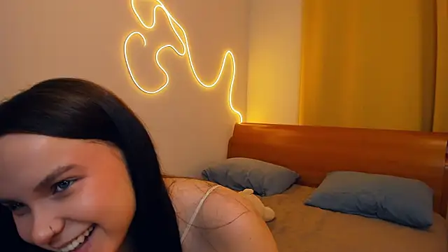 LeilaErcolani online show from March 10, 2026, 7:08 pm