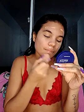 Snapshot of Little-Pussy19 chatting on February 18, 2026, 3:24 am Little-Pussy19 online show from February 18, 2026, 3:24 am