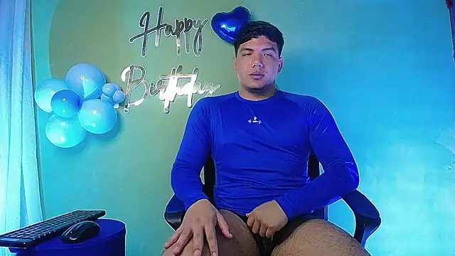 Uriel Ray  online show from February 22, 2026, 11:03 pm