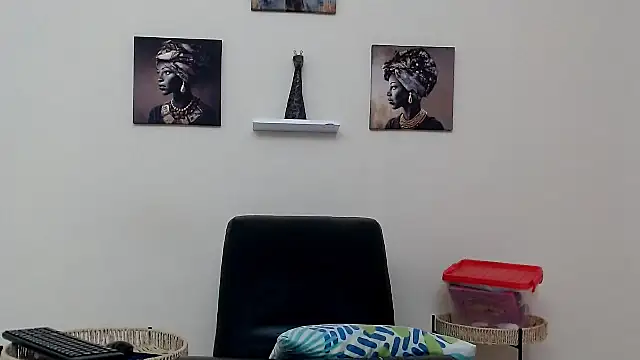 skinnysexy18 online show from April 3, 2026, 1:25 am