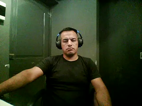 Valenthe26 online show from February 17, 2026, 5:37 am