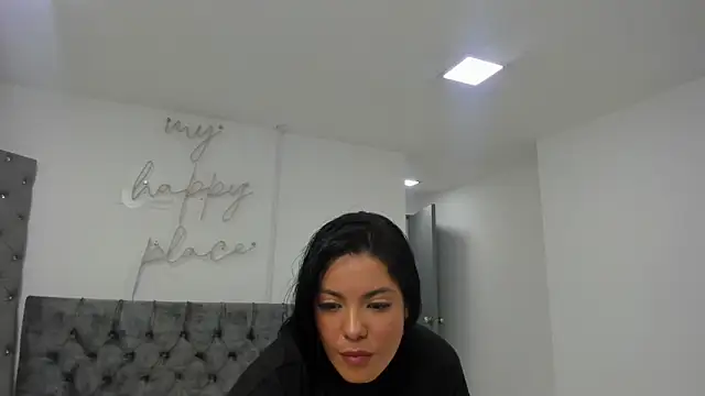 Evelin  thompsson online show from April 23, 2026, 3:41 am