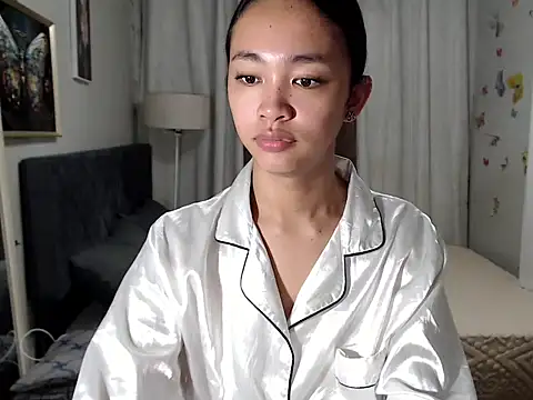 Snapshot of Ur_innocent_womenXxx chatting on April 19, 2026, 1:49 am Ur innocent womenXxx online show from April 19, 2026, 1:49 am