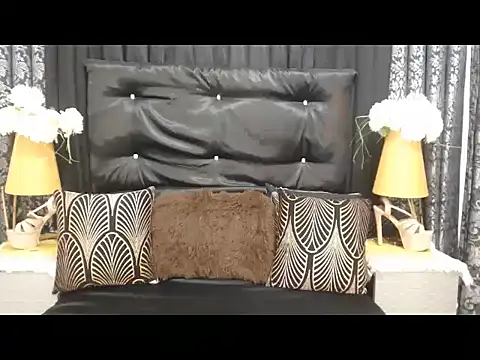MarinaFoster online show from May 17, 2026, 6:33 am