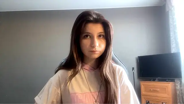 LunnaBliss online show from February 17, 2026, 12:12 pm