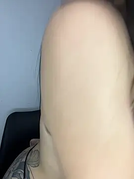 Sofia-squir online show from April 5, 2026, 3:26 am