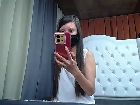 Snapshot of lady_moon09 chatting on February 19, 2026, 12:50 am lady moon09 online show from February 19, 2026, 12:50 am