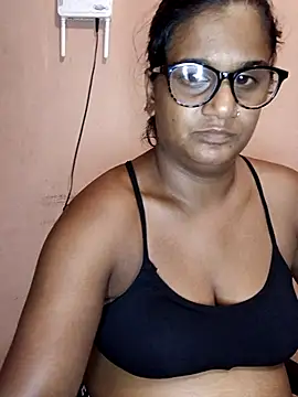 Snapshot of indianstrawberrylips4u chatting on April 12, 2026, 9:31 pm indianstrawberrylips4u online show from April 12, 2026, 9:31 pm