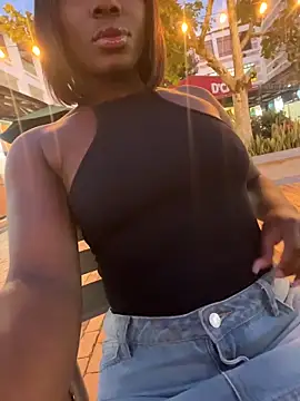 ZarahFerreira online show from March 18, 2026, 11:30 pm