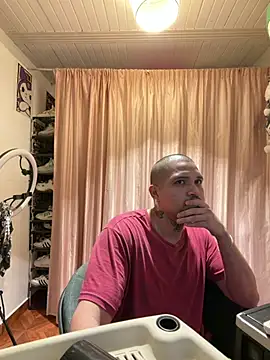 Simone026 online show from April 7, 2026, 4:46 am