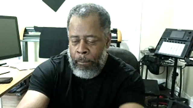 Cleozevo1961 online show from May 16, 2026, 3:55 pm