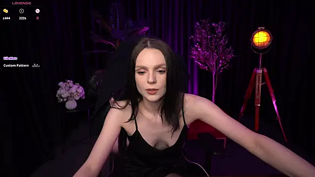 Snapshot of Wild_Alice_me chatting on April 22, 2026, 3:02 pm Wild Alice me online show from April 22, 2026, 3:02 pm