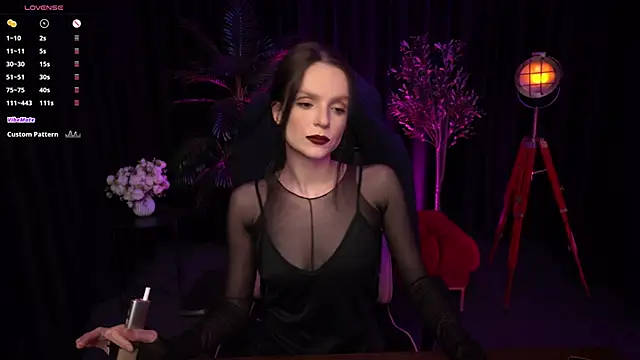 Snapshot of Wild_Alice_me chatting on May 7, 2026, 3:17 pm Wild Alice me online show from May 7, 2026, 3:17 pm
