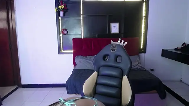 Sweett liia  online show from April 7, 2026, 7:47 pm