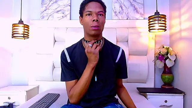 Santiago Ortiz  online show from March 25, 2026, 1:17 pm