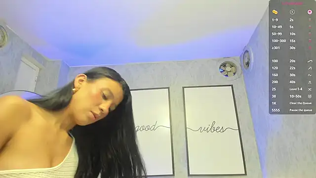 beautydoll18  online show from April 17, 2026, 10:18 am